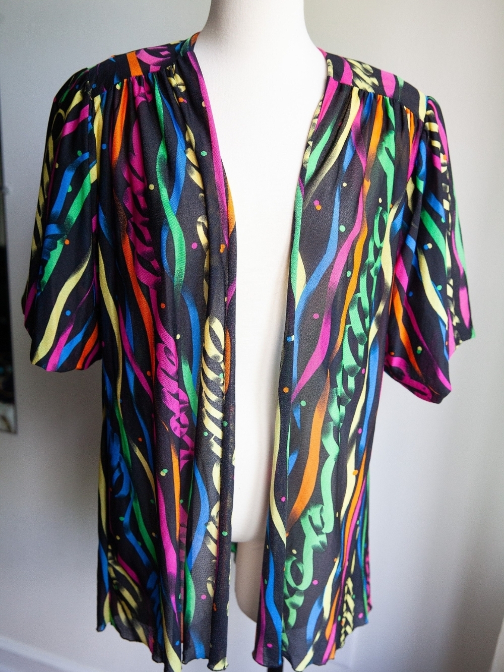 Oscar de la Renta Black Open-Front Blouse with Multicolor Wave Print